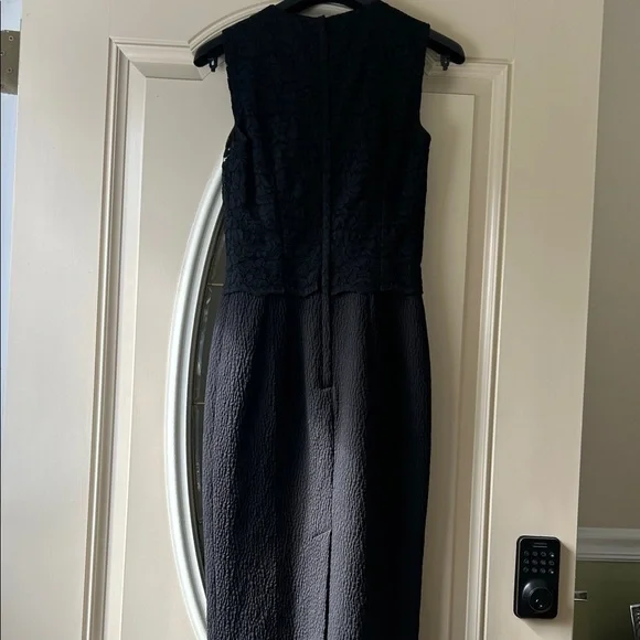 Elegant Dolce & Gabbana Black Sleeveless Dress - Picture 3 of 5